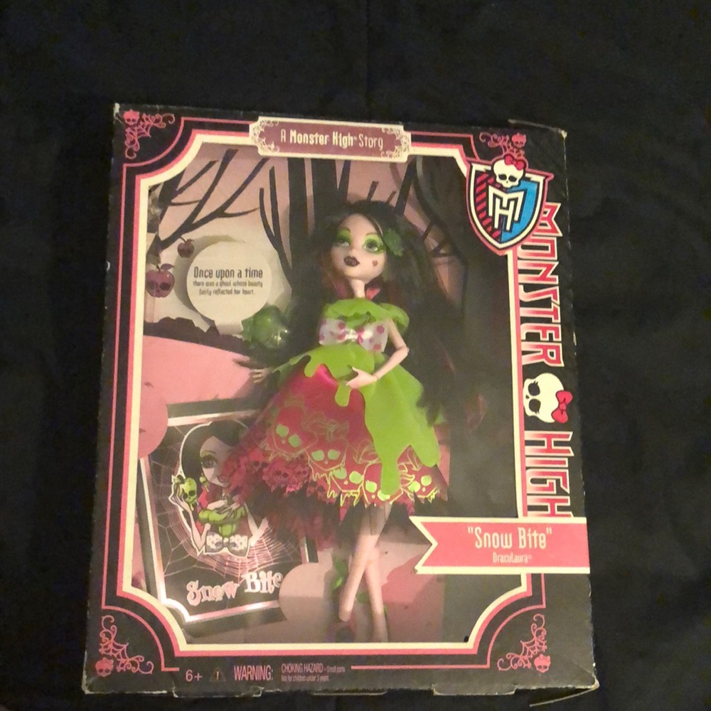 ** SNOW BITE DRACULAURA**